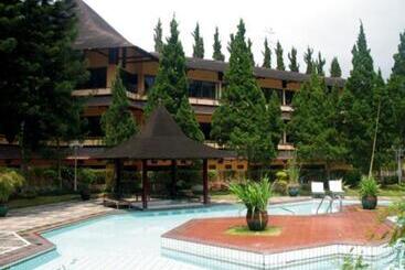 Queen Garden Hotel Managed By Salak Hospitality