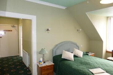 بنسيون Macdonald House