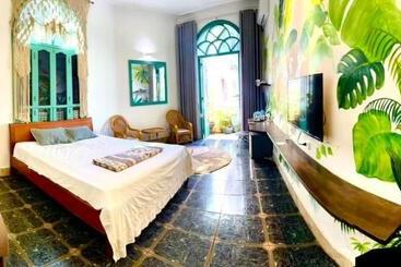 پانسیون Nemohouse Homstay