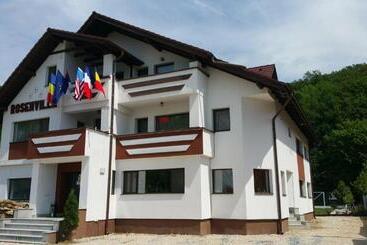 膳宿费 Rosenville