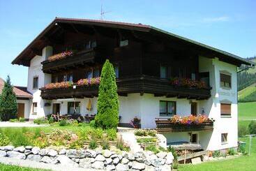 פנסיון Schattwalder Hof