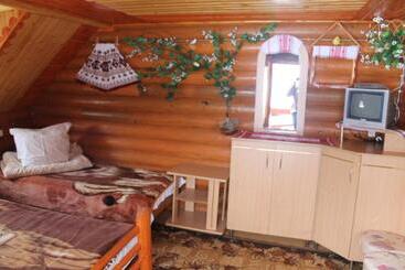 펜션 Zustrizh U Leva