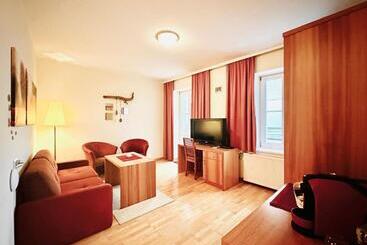 הוסטל Tirolerhof Dölsach