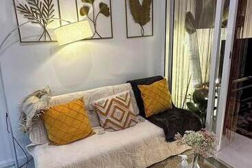 هتل آپارتمان Happy Staycation In Azure Urban Resort Spacious Family Room Near Sm Bicutan And Manila Airport