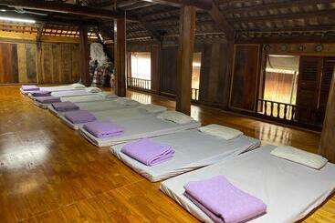 تختخواب و صبحانه Homestay 84 Thanh Van Lac Village