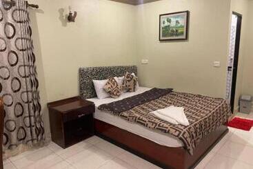 בית מלון כפרי Selver Shinn & Restaurant