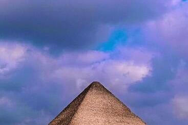 Otel Three Pyramid View