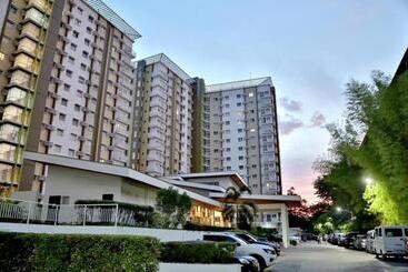 アパートホテル Mesaverte Residences
