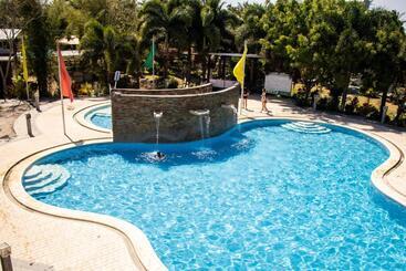 Patio Buendia Farm Resort And Events Place