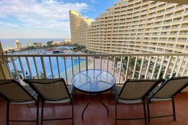 هتل آپارتمان Porto Elsokhna Pyramids Family