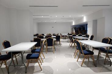 فندق كنارى ان   Kanary Inn