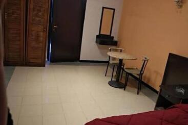 هتل Al Waha Hostel