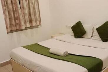 Отель Cozy Residency