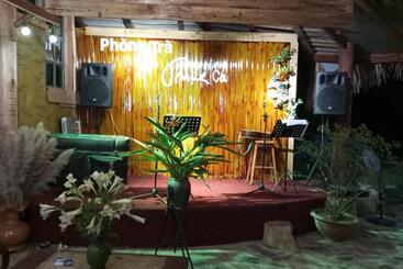 هتل Eco Rose Homestay