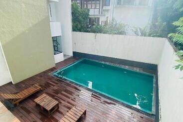 בית מלון כפרי Kandyan View Free Pickup From Kandy City