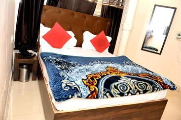 ホテル Krishna Royal