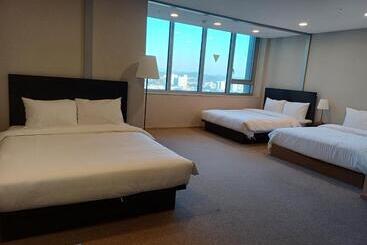 Hotel The Triny Urban Suites