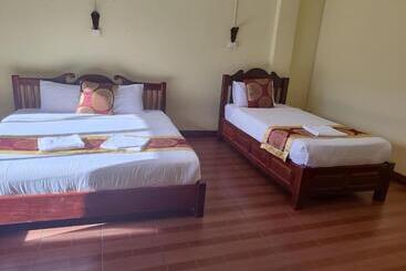 فندق Vangvieng Central Riverside