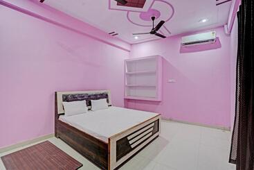 Oyo 82187 Divine Inn Hotel And Guest House