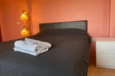 膳宿费 Cozy House Near The Airport