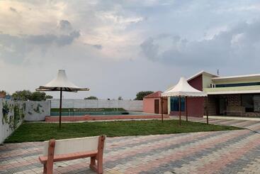 渡假胜地  Kohinoor Farm House