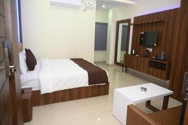 בית מלון כפרי Atithi Regency