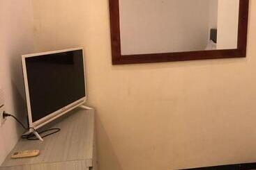 פנסיון Aeena Village