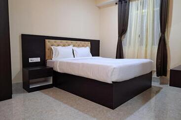 Snow White Retreat Hotel& Restaurant