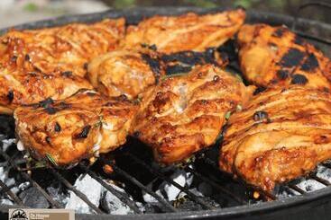 Dr House Ella   Hostel & Cafe