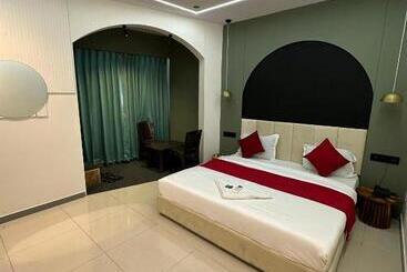 Отель Sky Palace Adajan