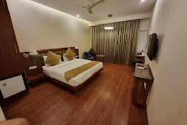 ホテル The Ebony , Saharanpur