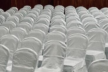 ホテル The Habitat Suites