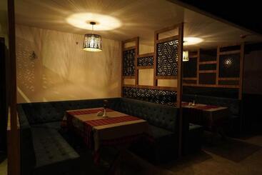 酒店 Vkj Inn Aluva