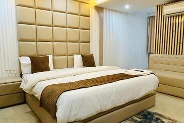 Pensão Bob Adventures