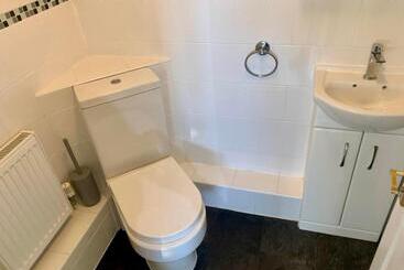 פנסיון Eagle Way Apartment