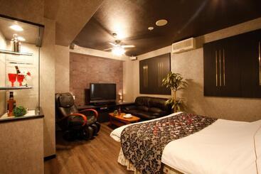 ホテル　クワトロ