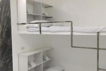 Ervoruto Hostel 23 Makati