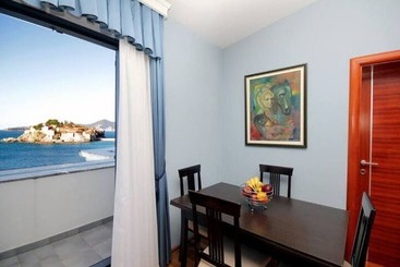 هتل آپارتمان Plava Villa