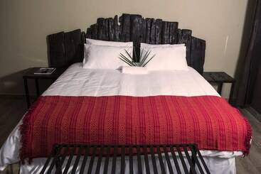 مبيت وإفطار Pomegranite Golf Resort & Spa