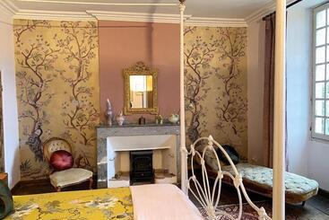 Chateau Mas De Pradie B&b Fountain View Room