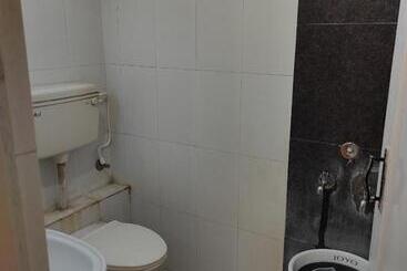 Отель Ajantha Palace