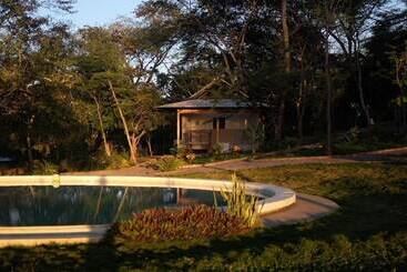 هتل Mellow Resort