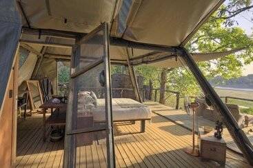 Shawa Luangwa Camp