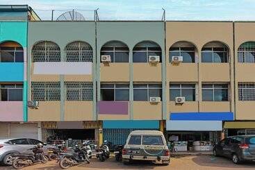 בית מלון כפרי Spot On 92554 Budi Homestay Syariahneargrand Batam Mall