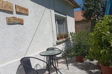 Пансион Balatongyöngye Vendégház