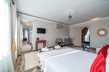 پانسیون Villa Chems