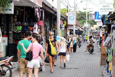 Xoxo Kuta Legian Hostel