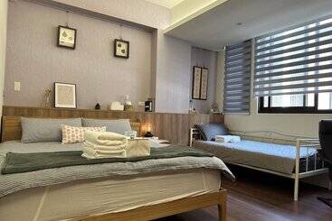 تختخواب و صبحانه Miki Sanbai