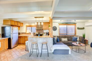 بيت ريفى Bend Home W/ Fire Pit, 4 Mi To High Desert Museum!