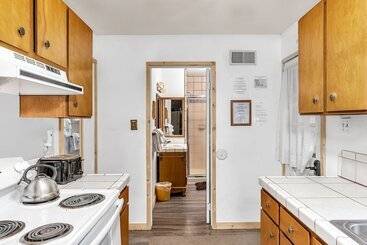 Brookside Cottage Within Yosemite S Splendor